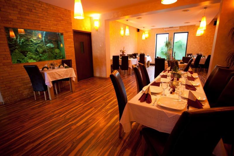 天宝膳食公寓酒店 Târgu-Mureş 外观 照片