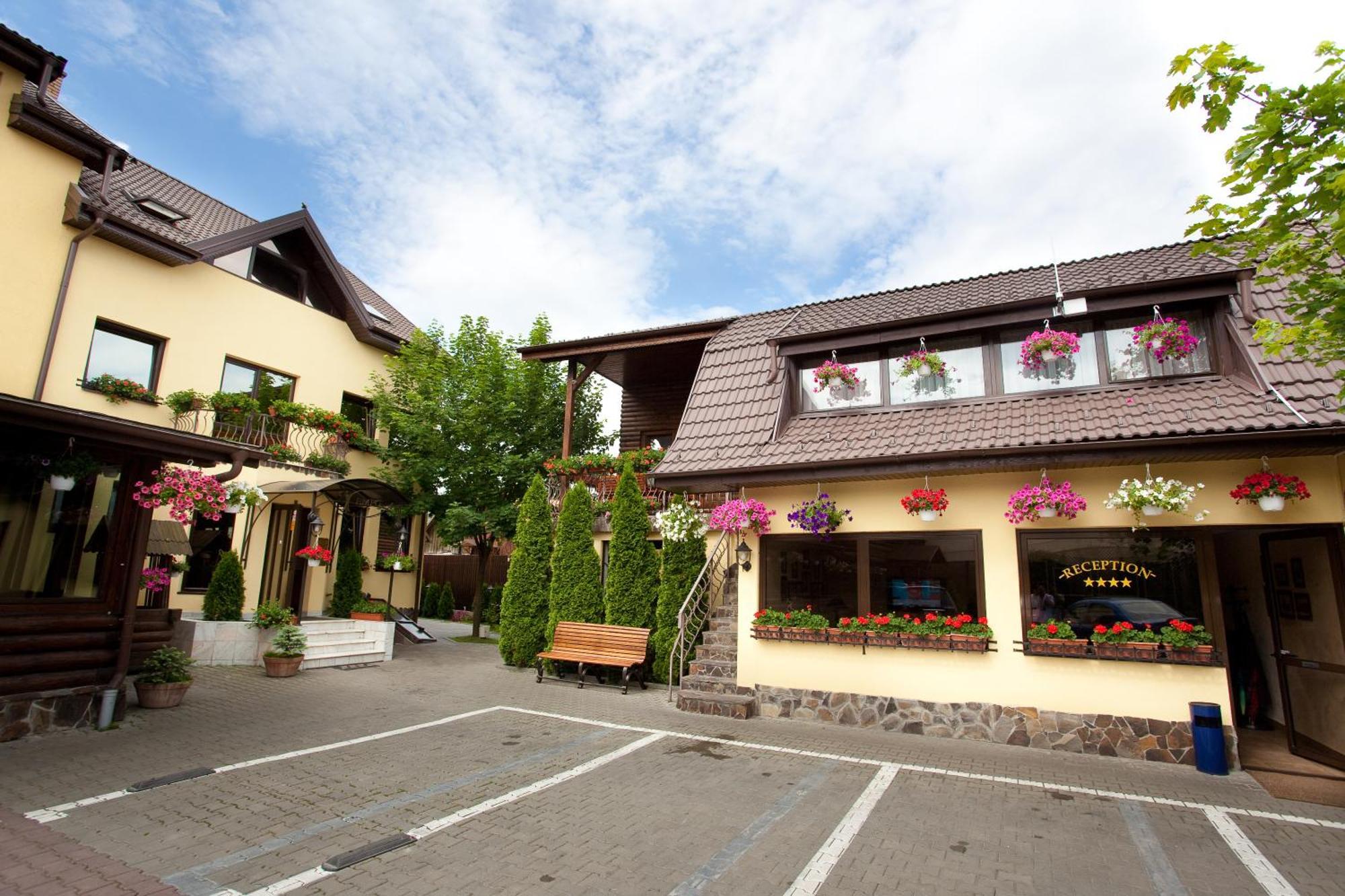 天宝膳食公寓酒店 Târgu-Mureş 外观 照片